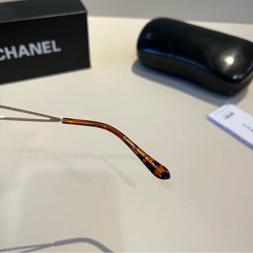 Chanel Gold Aviator Sunglasses with Signature Detailing - Picture 5 of 8